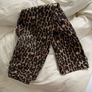 BDG HIGH WAISTED flare jeans :)